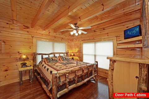 King Sized Bedroom in Cabin - Adventure Lodge