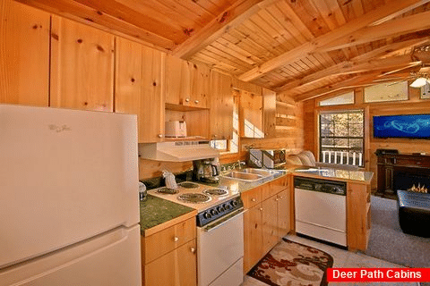 Cabin with fully equipped kitchen - A Long Kiss Goodnight