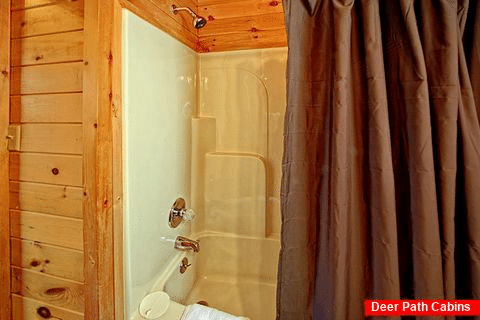 Cabin with shower and bathtub - Enchanted Moment