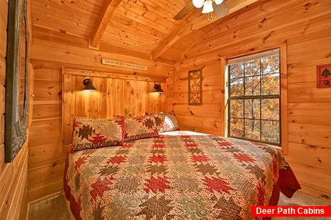 Cabin with spacious King size bedroom - Where the Magic Happens