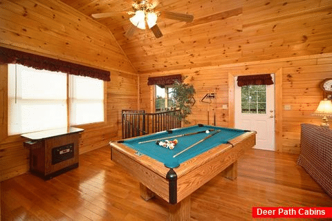 Luxurious Cabin with Pool Table & Game Table - Royal Romance