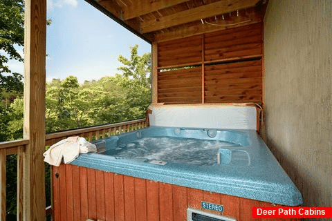 Pigeon Forge Cabin with a Private Hot Tub - Royal Romance