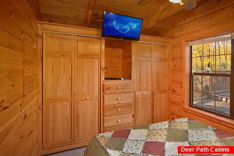 Cabin with Large closets and TV - Wonderland