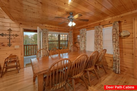 Premium 4 bedroom cabin with Large Dining Room - del Rio Lodge