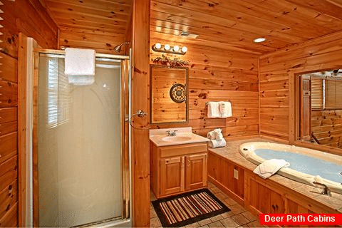 Master Bath in cabin with private Jacuzzi Tub - Sugar and Spice