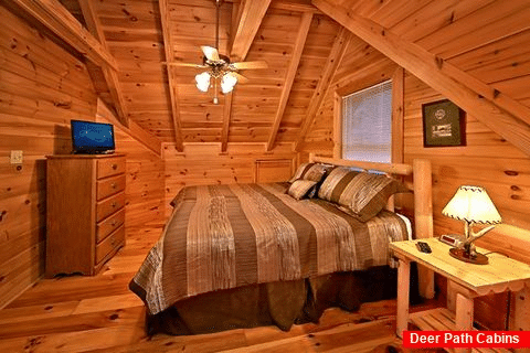 Luxurious 2 Bedroom Cabin that sleeps 8 - A Rocky Top Memory