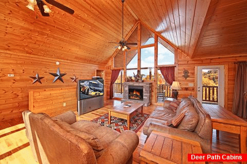 Beautiful cabin with Living Room - A Peaceful Easy Feeling