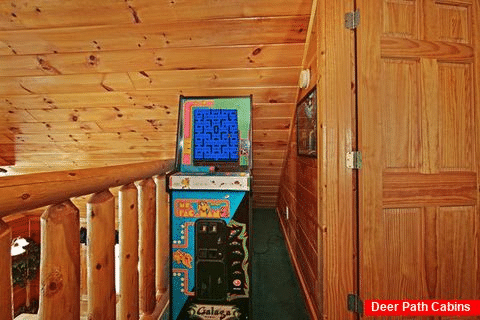 2 bedroom Cabin with Pac Man arcade game - Poolside Cabin