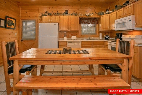 Cabin with Large Dining Table and seating for 8 - Simply Irresistible