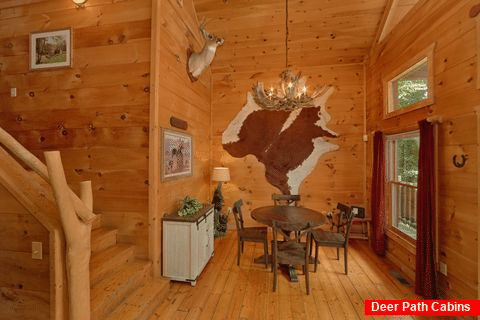 Rustic 2 bedroom Cabin with Dining Room - Bar None