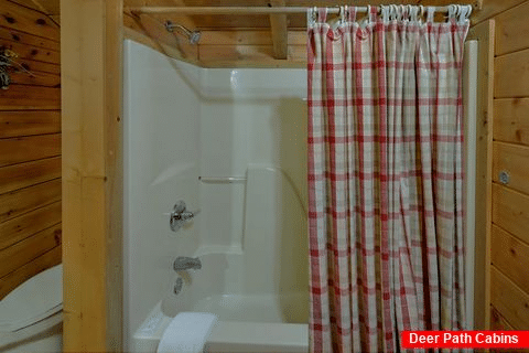 Honeymoon cabin with priavte master bath - Dreamweaver