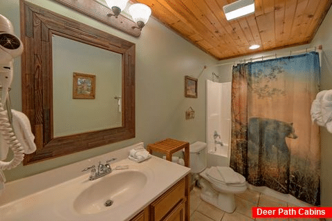 3 bedroom cabin with Private Master Bath - Sundaze