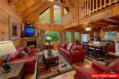 Luxury 2 bedroom cabin with Fireplace - April's Diamond
