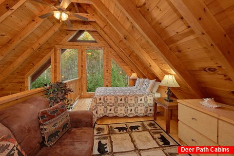 2 Bedroom Cabin with extra loft bedroom - April's Diamond