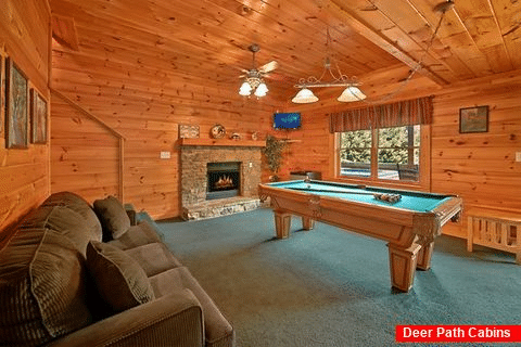 Cabin with pool table and 2 hot tubs - Timber Lodge