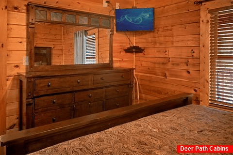 Cabin with 3 private master suites - Moonshine Manor