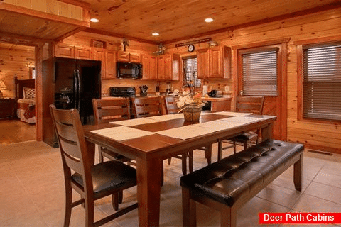 Luxurious Cabin with Large Dining Room Table - The Preserve