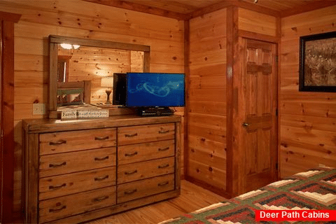 Luxurious Pigeon Forge Cabin with Flat Screen TV - The Preserve