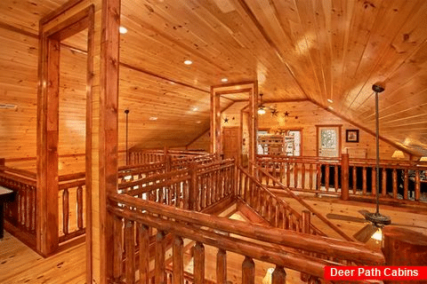 Luxurious 6 Bedroom Cabin with spacious loft - The Preserve