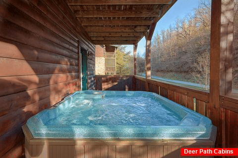 Smoky Mountain 4 Bedroom Cabin with hot tub - Fishin Hole