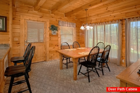 Pigeon Forge cabin with Furnished Dining Room - Lookin Up