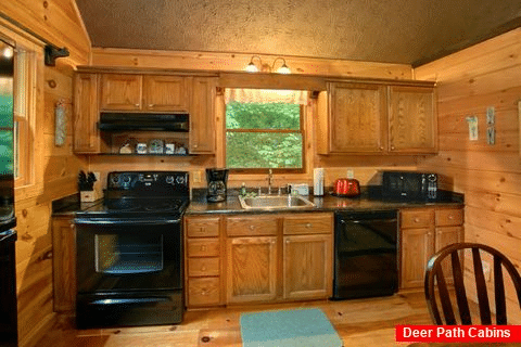Honeymoon Cabin with Full Kitchen and Table - Passion Pointe