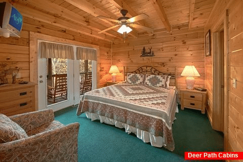Pigeon Forge Cabin with 4 Kings & 2 Queens Bed - Alexander the Great