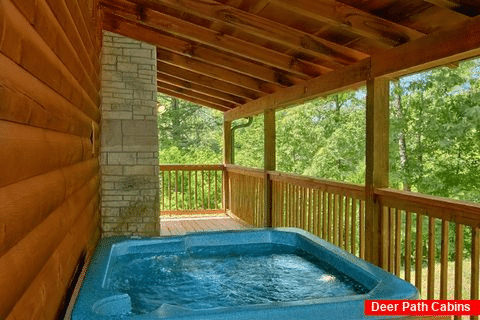 1 Bedroom Cabin with Cozy Outdoor Hot Tub - Knotty and Nice