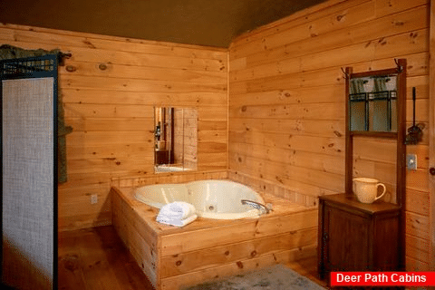 Honeymoon Cabin with Heart Shaped Jacuzzi - Passion Pointe