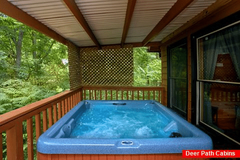 Honeymoon Cabin with Private Hot Tub - Passion Pointe