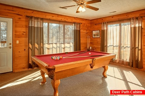 Group Size 7 Bedroom cabin with pool table - Family Gathering