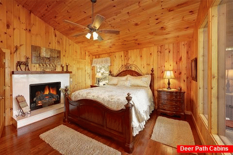 Honeymoon Cabin with King Bed and Fireplace - Enchanted Evenings
