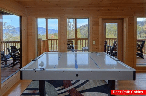 Luxury Gatlinburg Cabin with Air hockey game - A Spectacular View to Remember