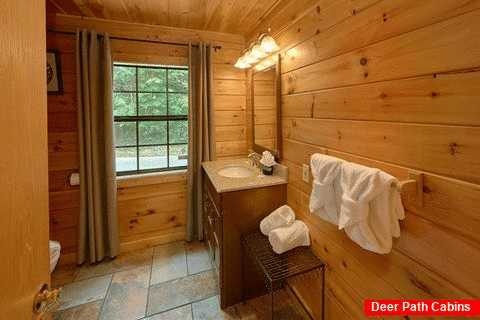 2 bedroom Cabin with 2 Private Bedrooms - One More Night