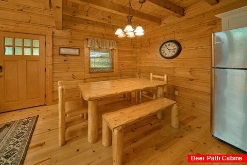 Luxury Cabin with Full Size Dining Area - Eagle's Crest