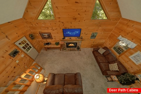 Cabin with Full Kitchen and Dining Room - B & D Hideaway