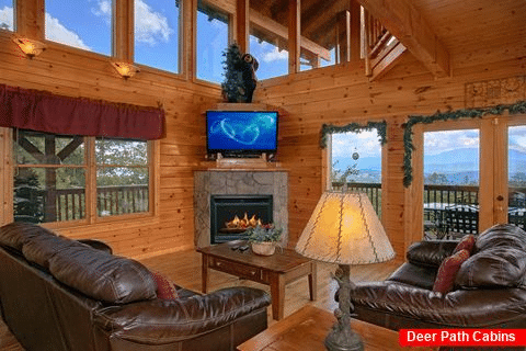 Luxurious 3 Bedroom Cabin with Fireplace & View - Lasting Impression