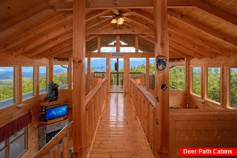 Premium Cabin with Breathtaking Mountain Views - Lasting Impression