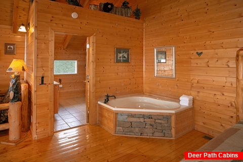 Cabin with King Bedroom and Private Jacuzzi Tub - Lasting Impression